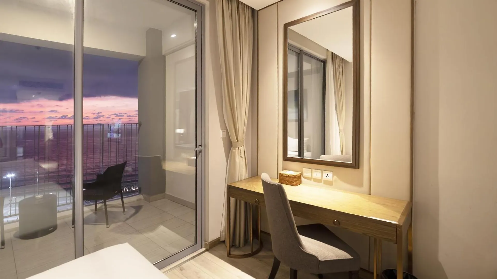 Lyn Panorama Nha Trang Condotel
