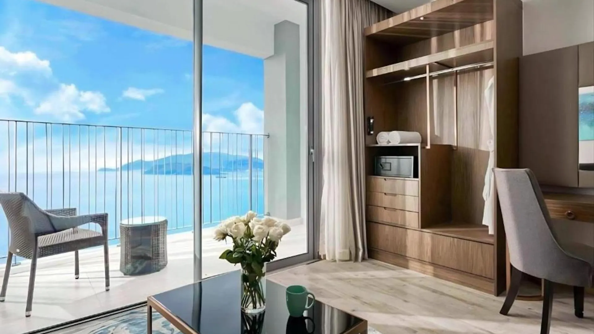 Lyn Panorama Nha Trang Condotel