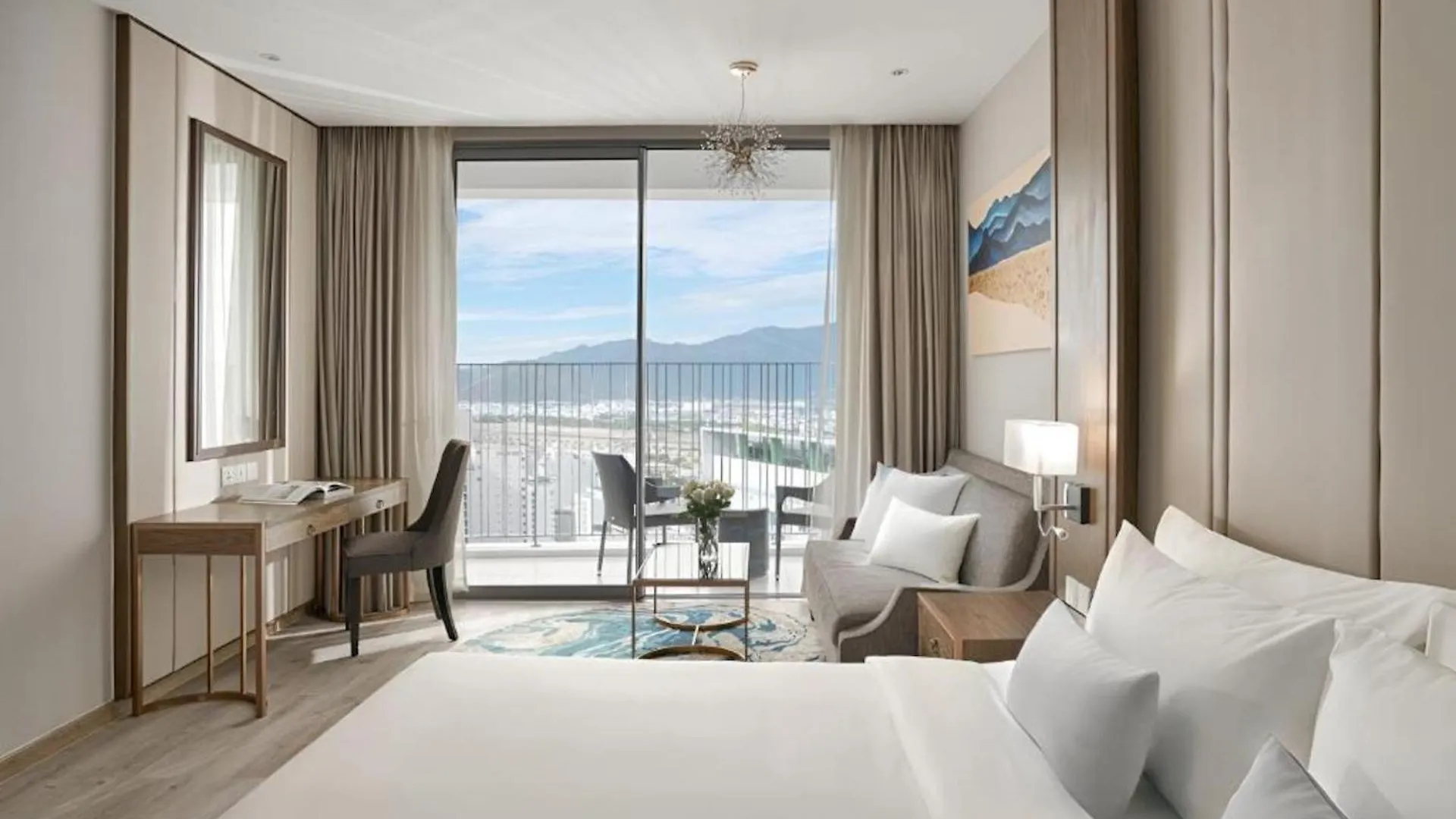 Lyn Panorama Nha Trang Condotel